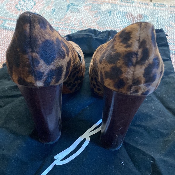 B Brian Atwood Leopard Ponyskin 5.5”  Heels - Picture 7 of 10